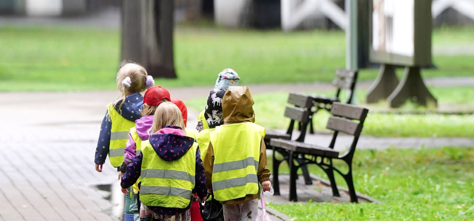 Pieci faktori, kas negatīvi ietekmē bērnu iespējas nākotnē